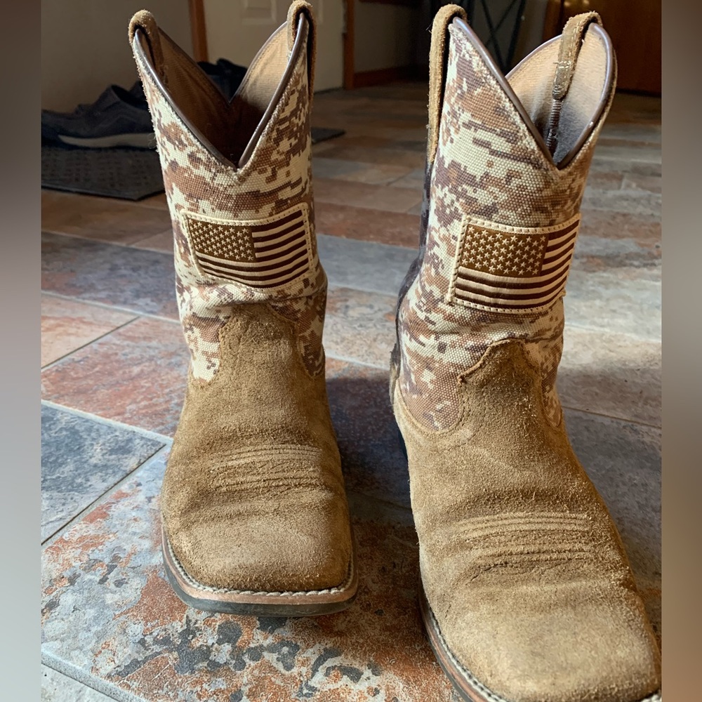 cowboy boots with flags and camouflage